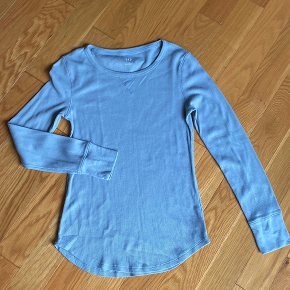GAP Tops - 3/$20 Gap long sleeve